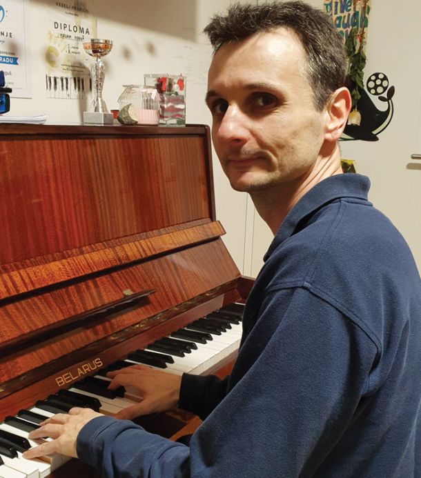 Prišla i rekla da želi moliti za moje ruke i za moj dar